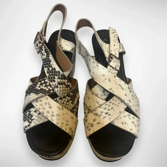 QUPID Snakeskin Print Platform Sandals with Buckle Closure | EUC - Picture 5 of 12